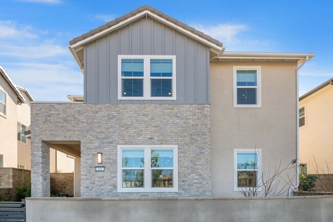 Building Photo - Beautiful 5bed/4bath for Rent Home at Great Park