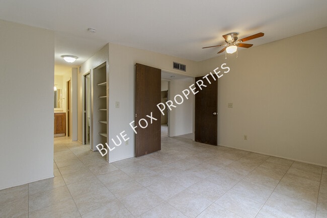 Building Photo - 2618 S Camino Seco