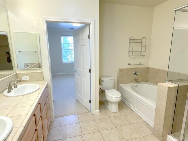 Building Photo - Gorgeous Corner Condo at The Terraces in Dublin Ranch Village!!