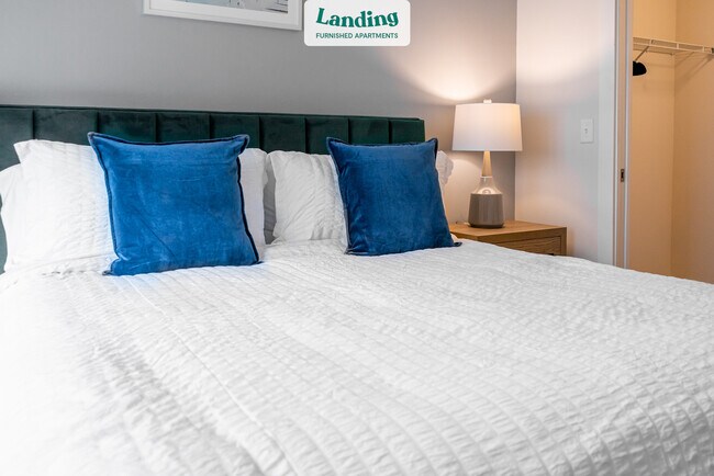 Building Photo - 151 7th St S