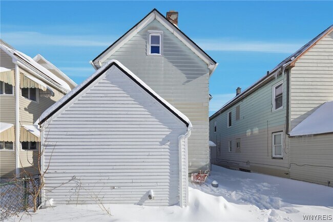 Building Photo - 36 Krakow St