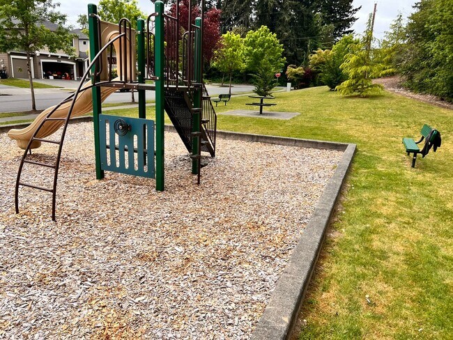 Building Photo - Spacious 3BR/2.5BA w/ Open Floor Plan, Fenced Yard, Office Nook & Garage