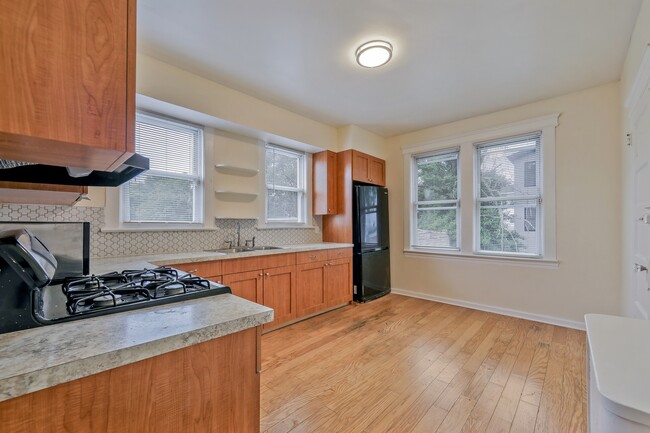 Building Photo - 26 Montrose Terrace