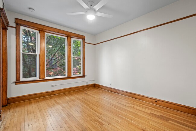 Building Photo - 2408 N Surrey Ct
