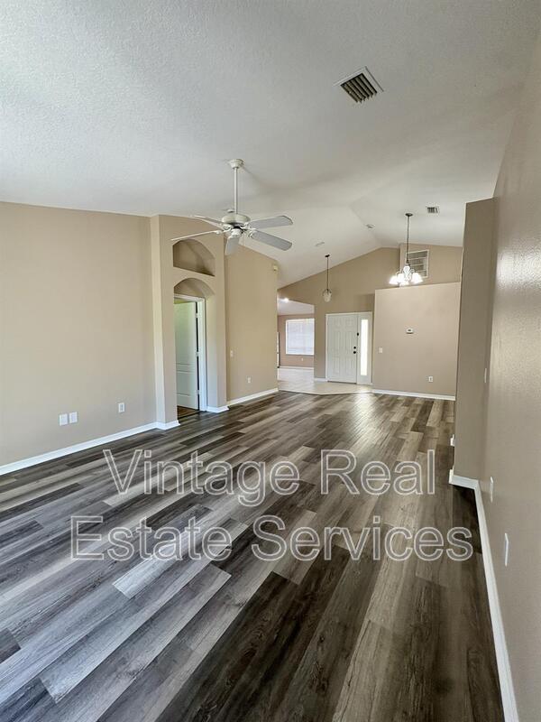 Building Photo - 13029 Bridleford Dr