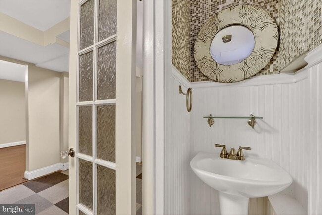 Building Photo - 4428 Butterworth Pl NW