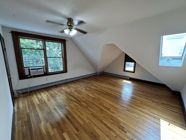 Building Photo - 16 46th St