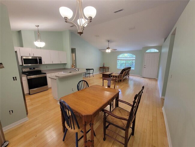 Building Photo - 2070 SW 42nd Ln