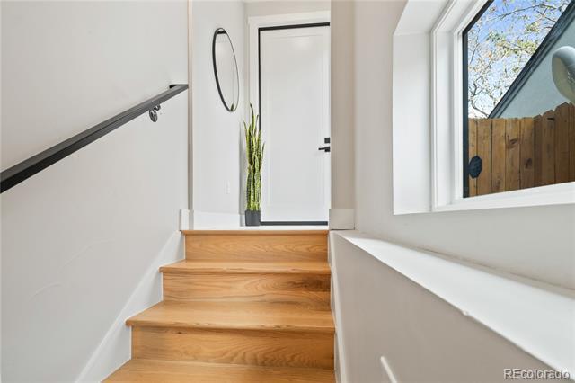 Building Photo - 2905 W 4th Ave