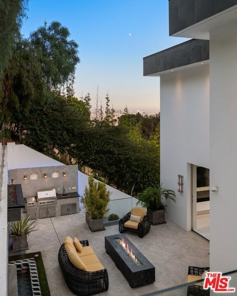 Building Photo - 7080 Mulholland Dr