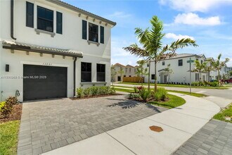 Building Photo - 13001 SW 286th Way