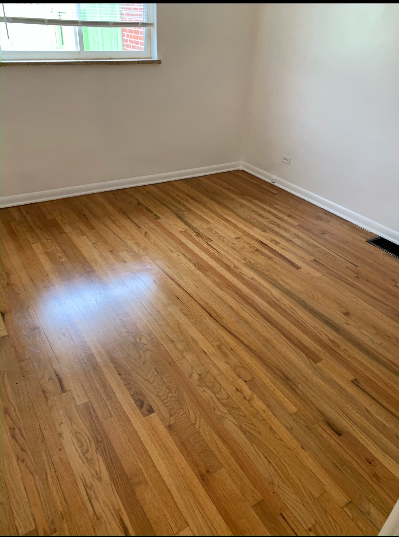 Building Photo - 165 E Oxford Ave