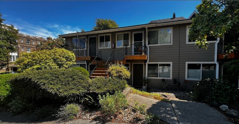 Building Photo - 604 N 3rd St