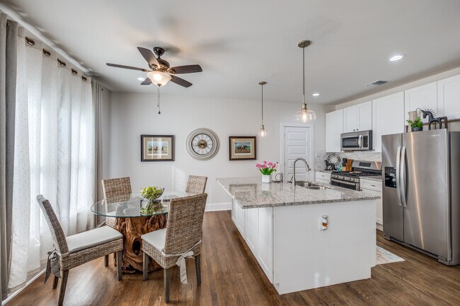 Dining Area - 417 E Locust St
