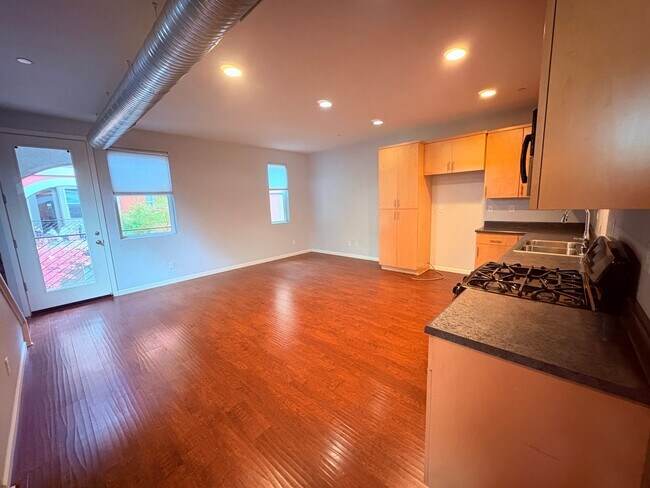 Building Photo - 785 Carbon Ct