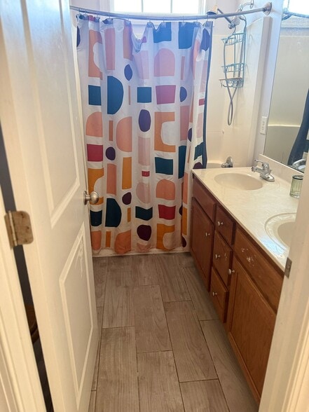 Building Photo - 1112 Rebarah Moor Dr