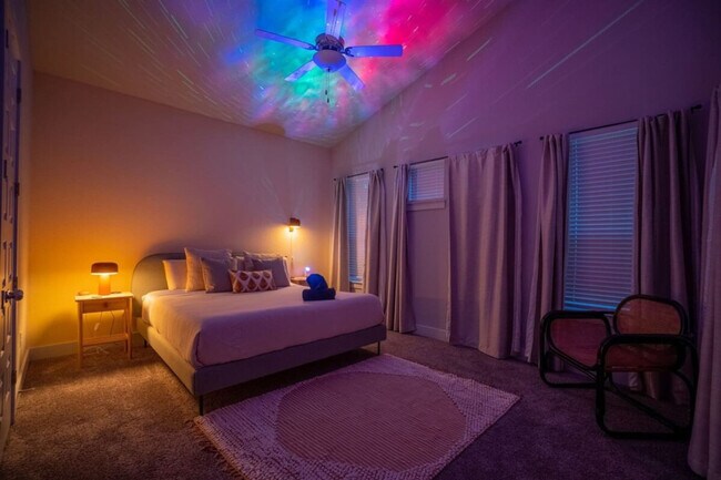 Building Photo - 11102 1/2 Charger Wy