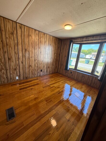 Building Photo - 607 Tater Peeler Rd