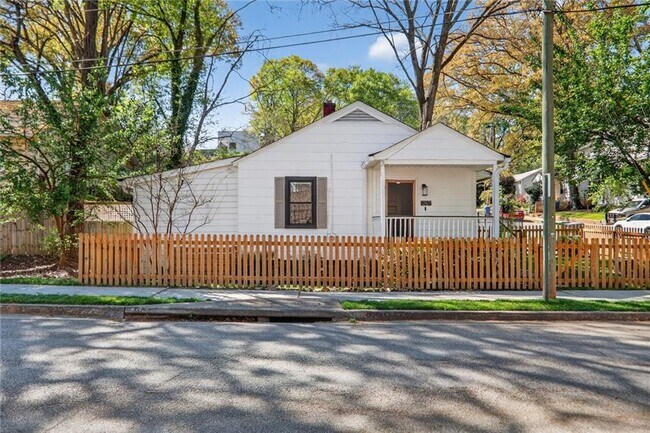 Building Photo - 1267 Lyle Pl NW