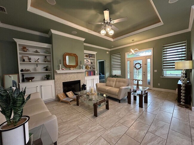 Building Photo - Elegant 3/2 in Oakmont