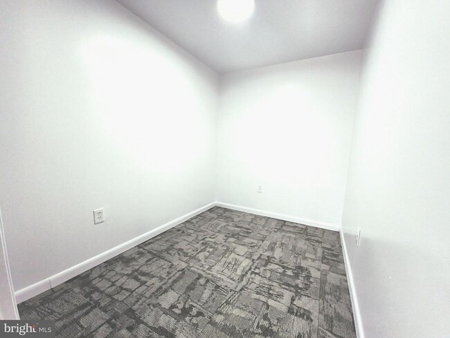 Building Photo - 14632 Earlham Ct