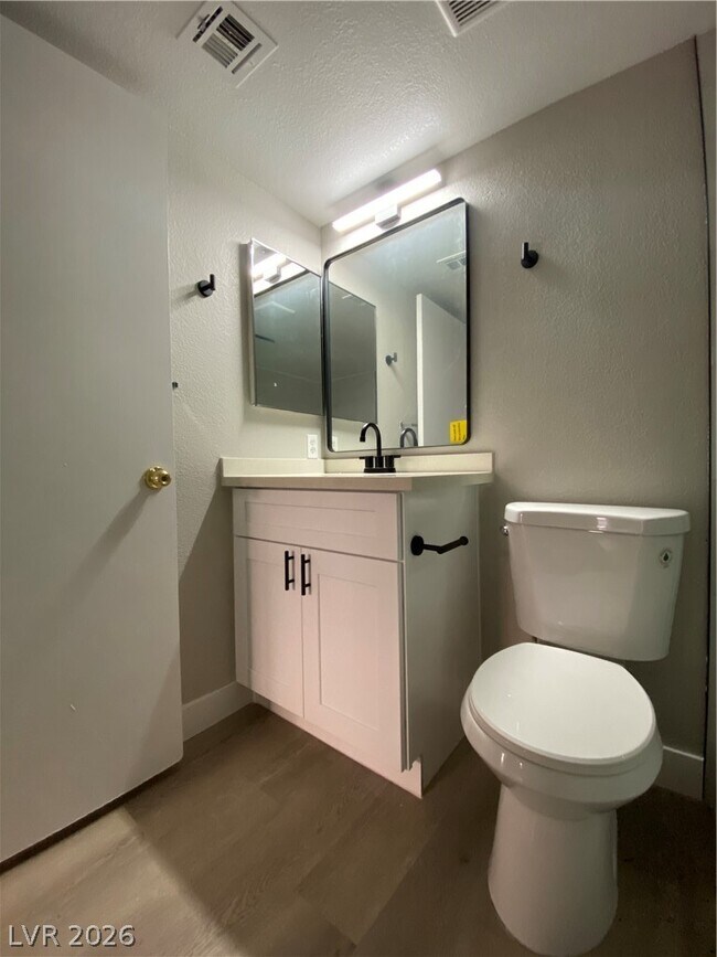 Building Photo - 8410 Eldora Ave