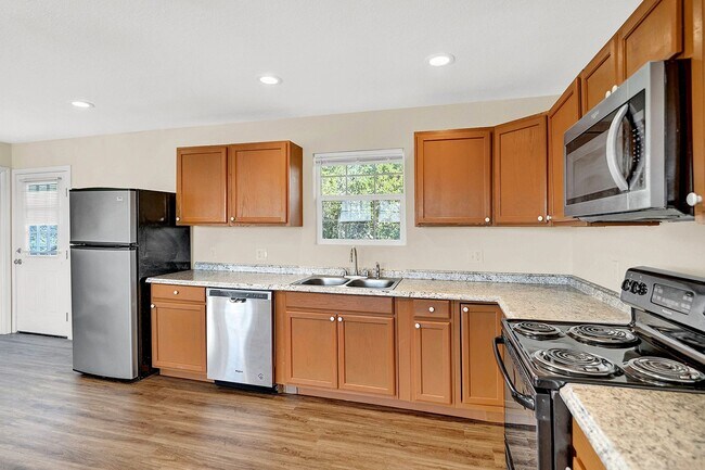 Building Photo - 207 Oakwood Loop