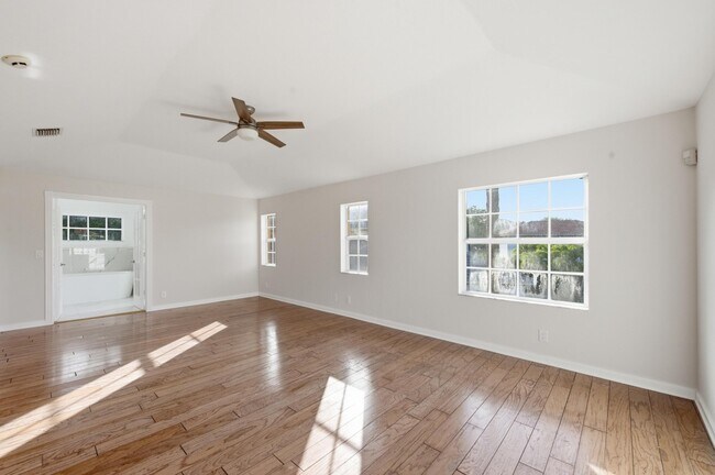 Building Photo - 207 Banyanwood Point