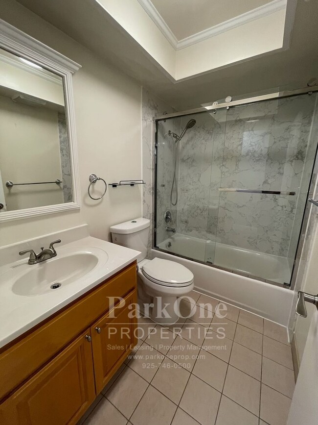 Building Photo - Nicely Update Home Now Available in the Crossings