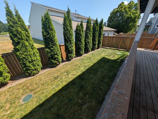 Building Photo - LIKE-NEW 4 bedroom home in Lacey!