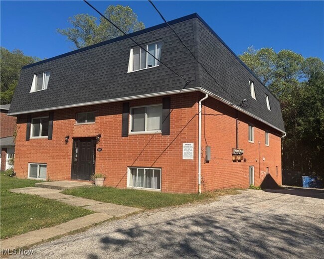 Primary Photo - 1803 Cromwell Dr
