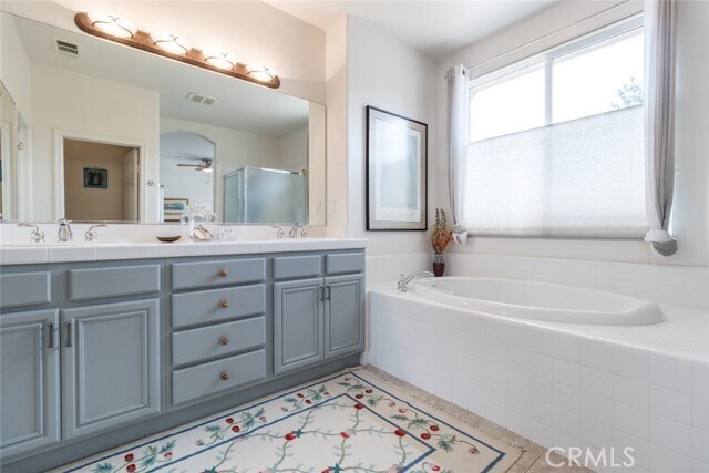 Building Photo - 4108 Club Vista Dr