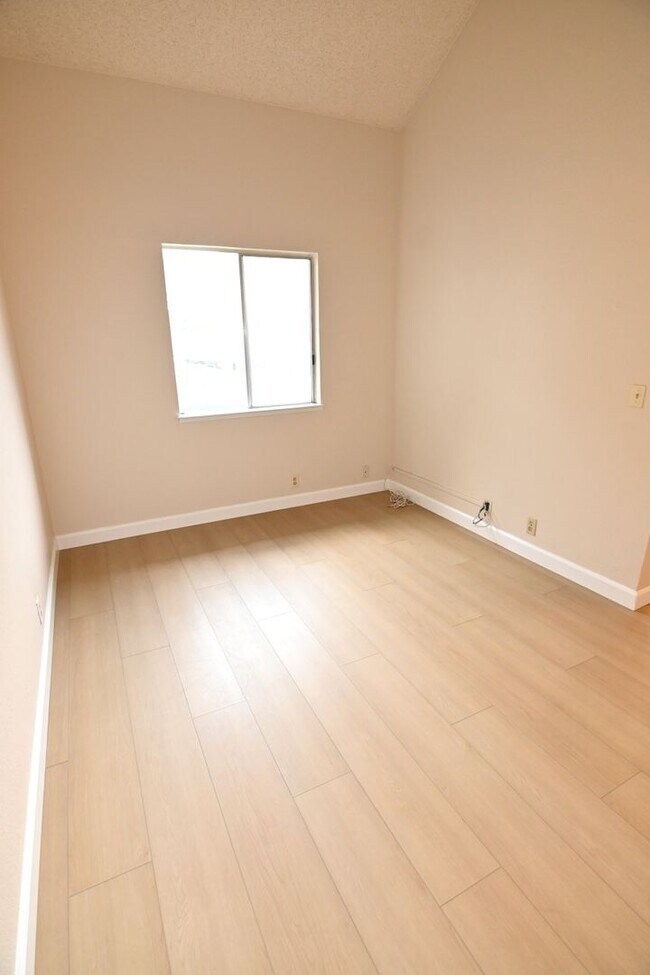 Building Photo - 1034 Summermist Ct