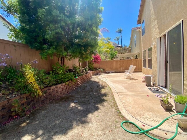 Building Photo - Scripps 3br plus loft garage yard granite kitchen TEXT 858-774-1574