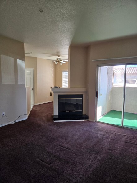 Building Photo - 6480 Annie Oakley Dr