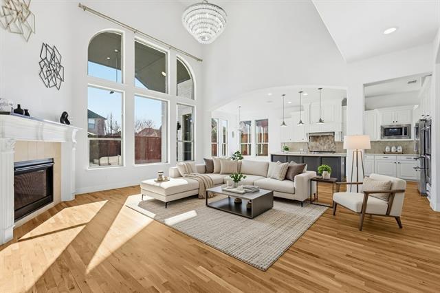 Building Photo - 741 Almeda Dr