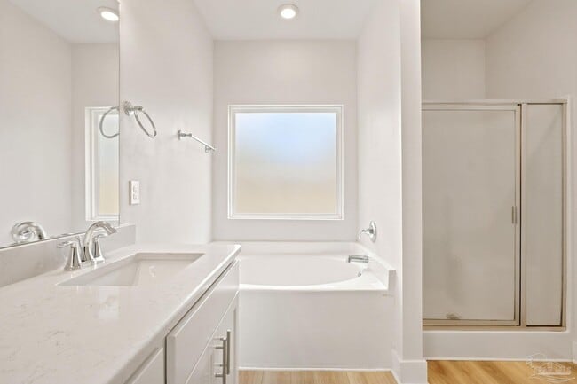 Building Photo - 232 Camellia Dr
