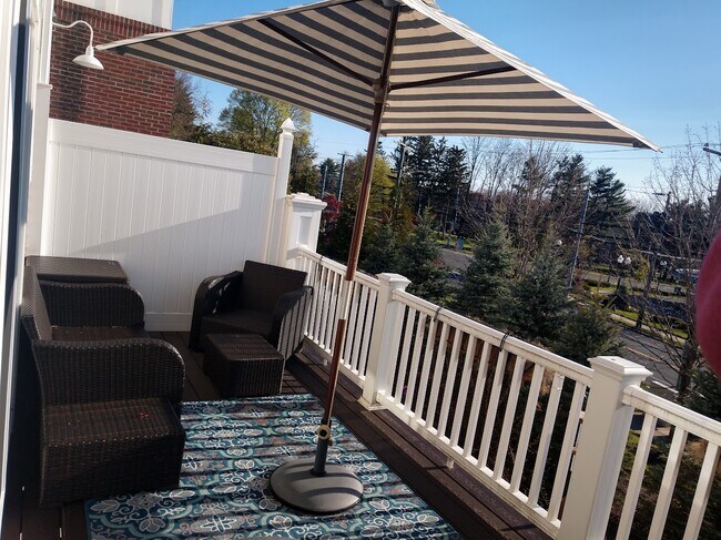 Building Photo - 777 N Main St