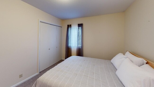 Building Photo - 821 Flormann St