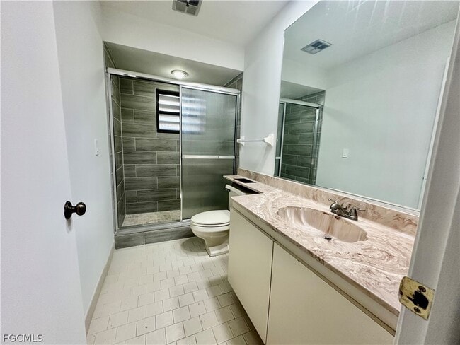 Building Photo - 209 Pinebrook Dr