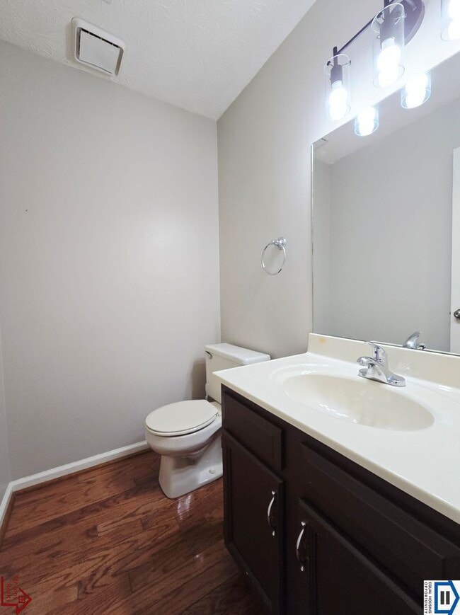 Building Photo - 1544 Pheasants Glen Dr