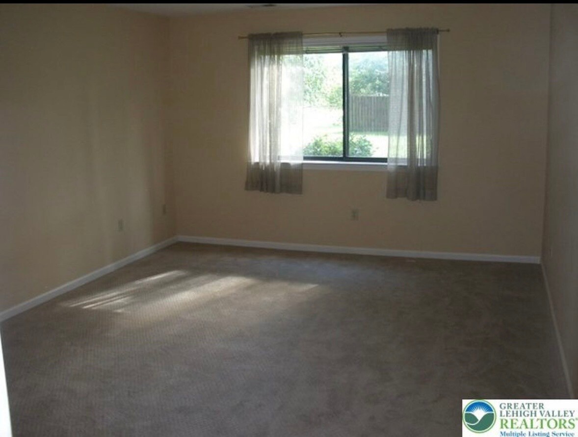 Building Photo - 978 Cold Spring Rd