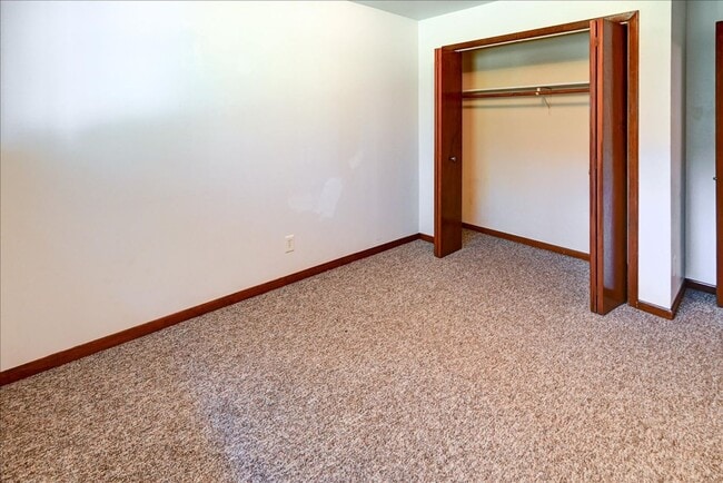 Building Photo - 4603 Dennis Dr