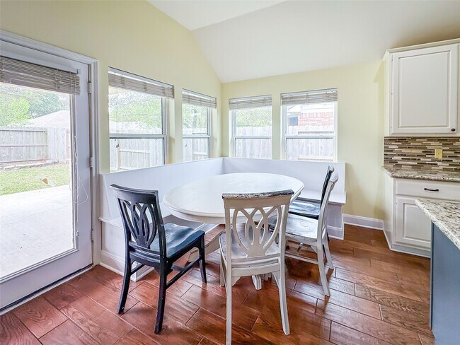 Building Photo - 3015 Gilford Ln