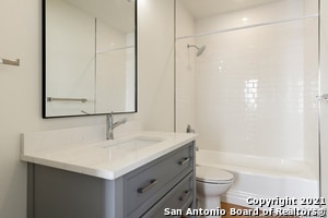 Building Photo - 911 N Mesquite St