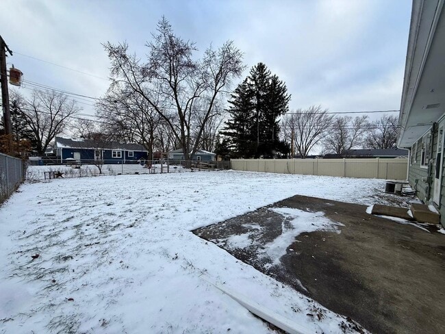 Building Photo - 746 N Glenwood Pl