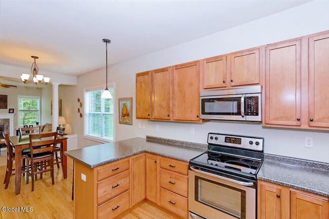 Building Photo - 30 Revere Run