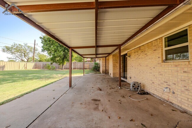 Building Photo - 6714 Kit Carson Trail