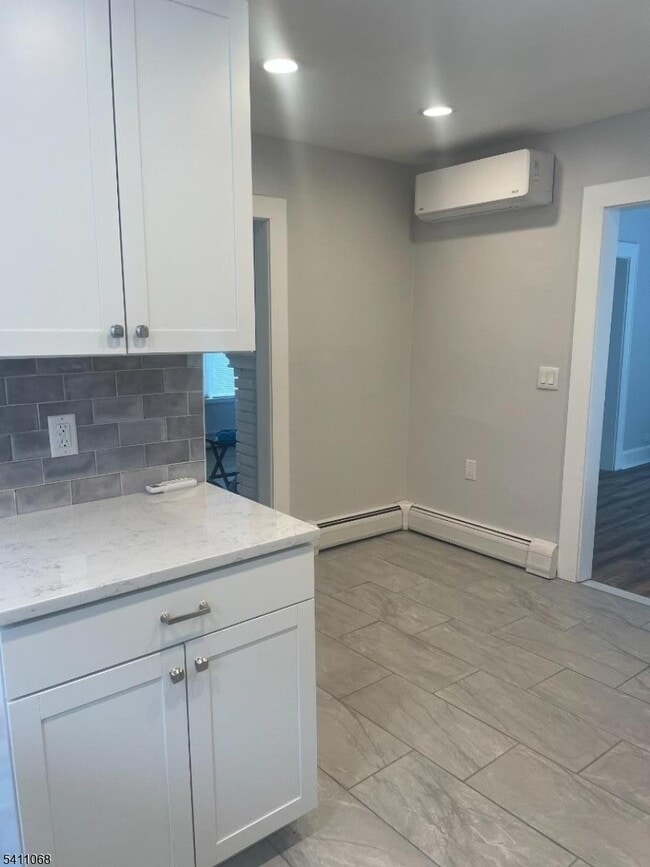 Building Photo - 897 Springfield Ave