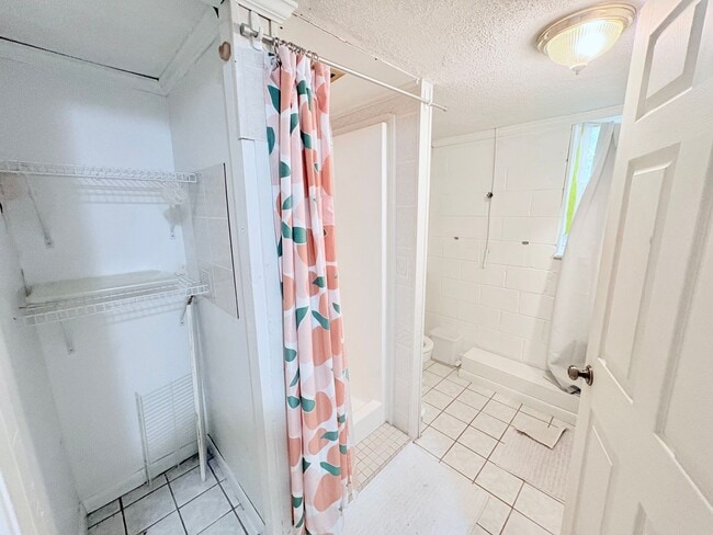 Building Photo - 266 Riggs Dr